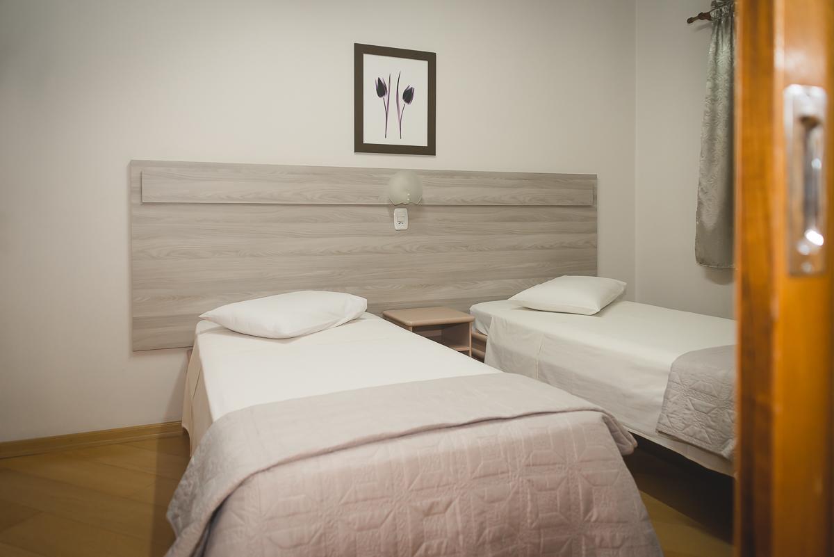 Hotel Pallis 埃雷欣 外观 照片