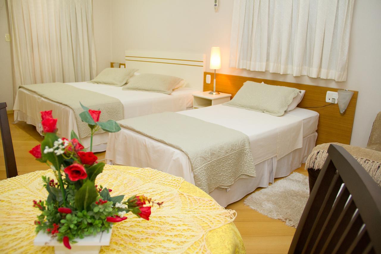 Hotel Pallis 埃雷欣 外观 照片
